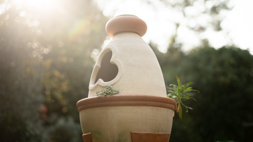 Mediatrix I terracotta jar, sculptural piece conceived for landscape architects