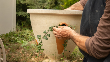 Mediatrix II terracotta piece for contemporary gardens and bespoke projects